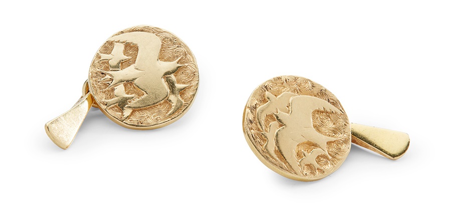 A pair of 18ct gold cufflinks, by Malcolm Appleby